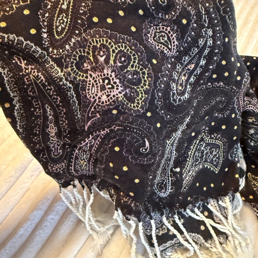Paisley Patterned Scarf - Black and White - Picture 2 of 5